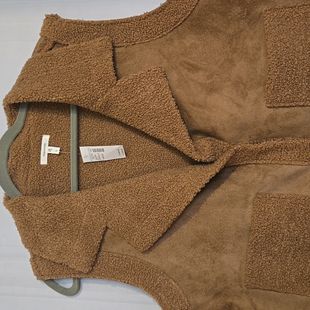 Maurices Womens Cozy Faux-Shearling Vest in Camel Sz L - Picture 4 of 9
